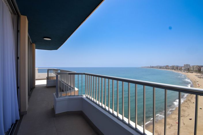 Image No.17-3 Bed Property for sale