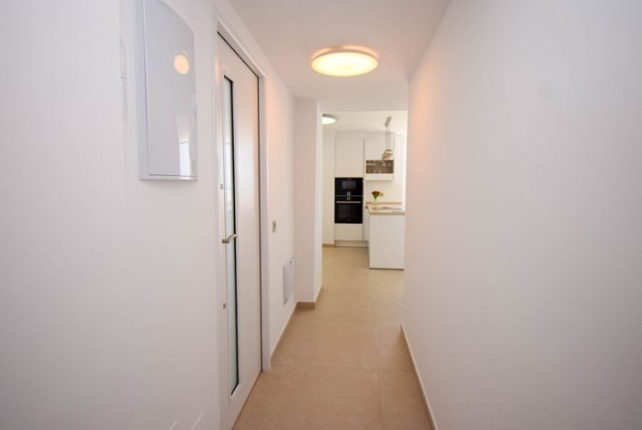 Image No.25-3 Bed Property for sale