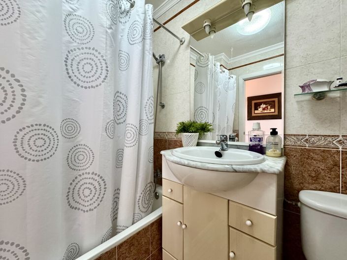 Image No.18-4 Bed Apartment for sale