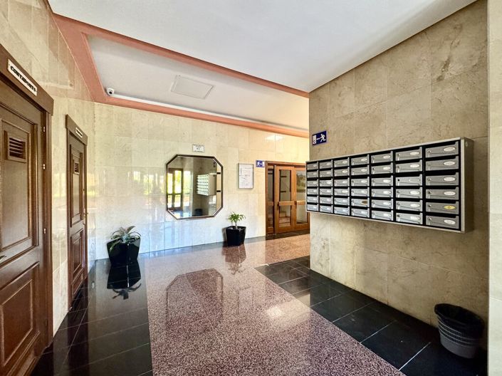 Image No.24-4 Bed Apartment for sale