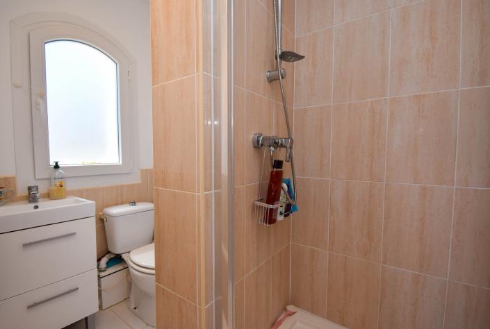 Image No.28-4 Bed Property for sale
