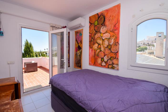 Image No.26-4 Bed Property for sale