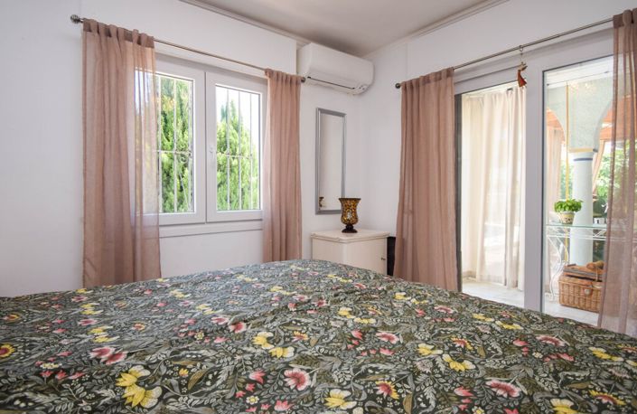 Image No.17-4 Bed Property for sale