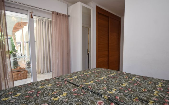 Image No.19-4 Bed Property for sale