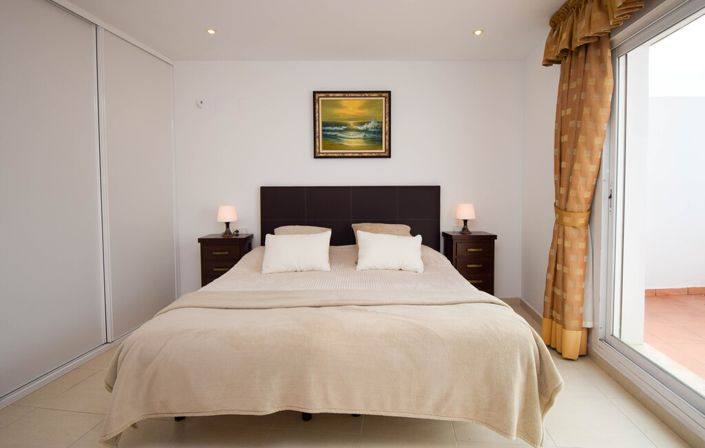 Image No.20-2 Bed Property for sale
