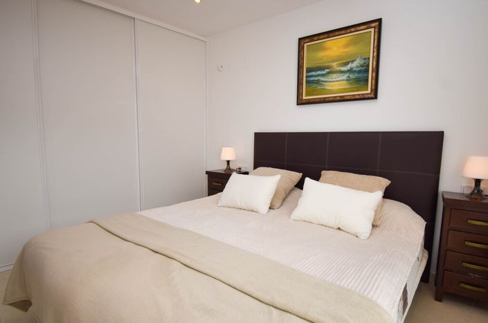 Image No.21-2 Bed Property for sale
