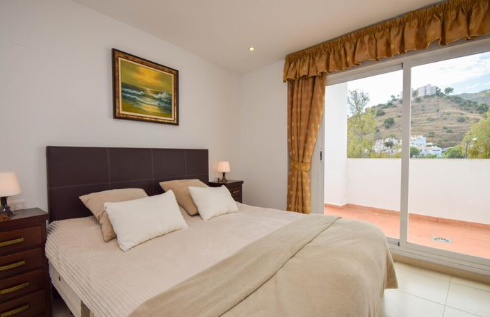 Image No.23-2 Bed Property for sale