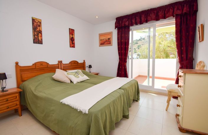 Image No.27-2 Bed Property for sale