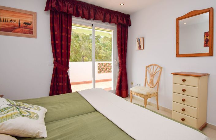 Image No.28-2 Bed Property for sale