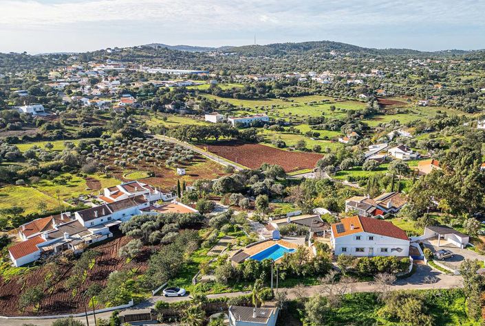 Image No.1-4 Bed Villa for sale