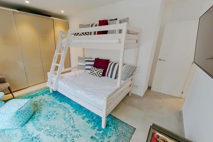 Image No.15-6 Bed Villa for sale