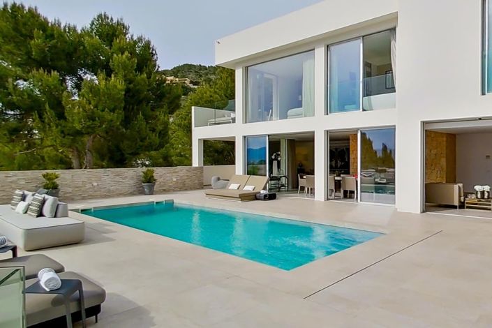 Image No.2-6 Bed Villa for sale