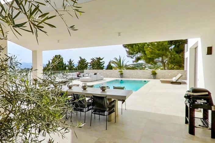 Image No.8-6 Bed Villa for sale