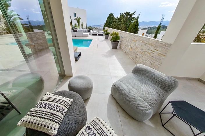 Image No.9-6 Bed Villa for sale