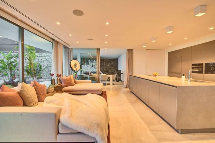 Image No.10-5 Bed Villa for sale