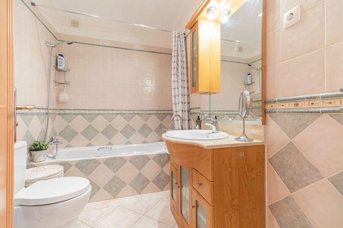 Image No.11-3 Bed Apartment for sale