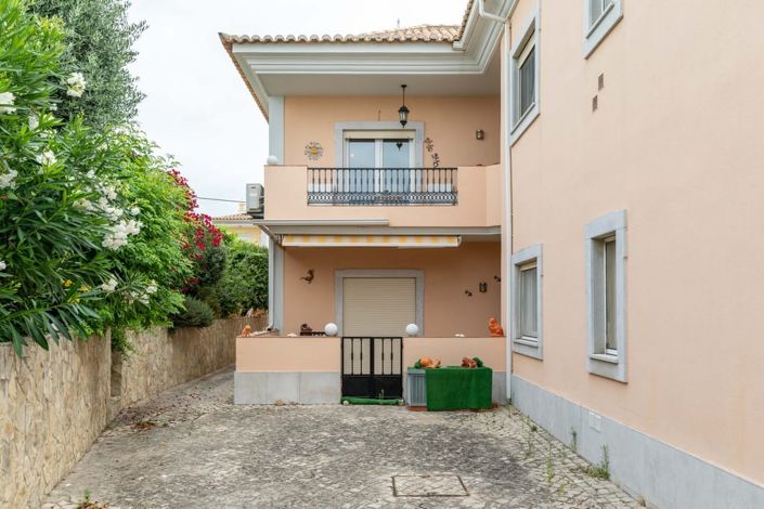 Image No.17-3 Bed Apartment for sale