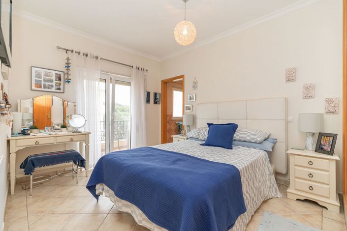 Image No.8-3 Bed Apartment for sale