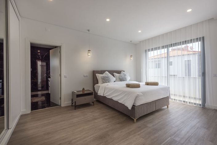 Image No.12-3 Bed Villa for sale