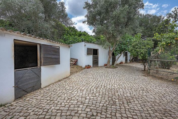 Image No.10-5 Bed Villa for sale