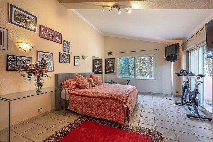 Image No.20-5 Bed Villa for sale