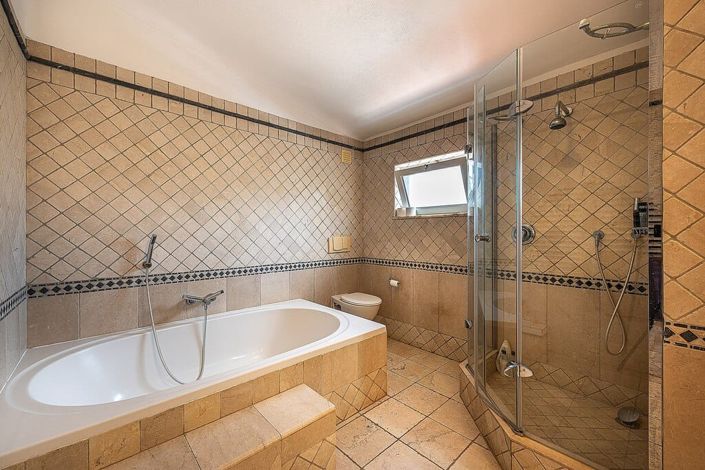 Image No.25-5 Bed Villa for sale