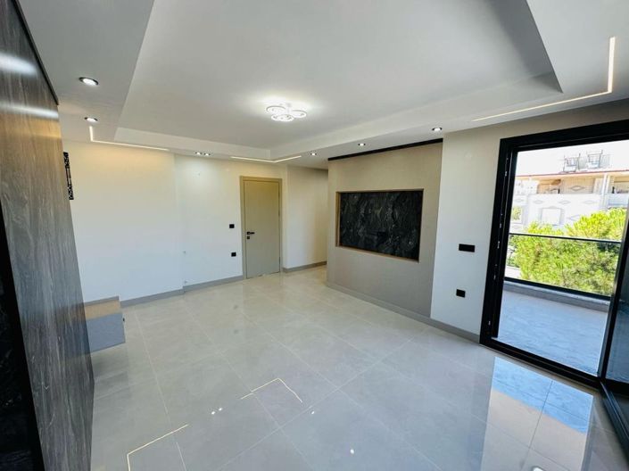 Image No.10-4 Bed Villa for sale