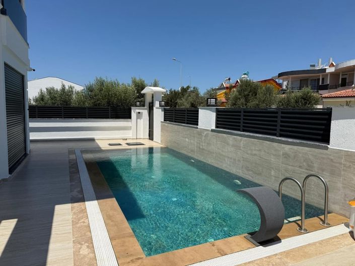 Image No.2-4 Bed Villa for sale