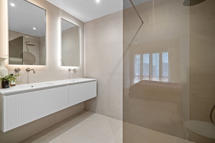 Image No.15-3 Bed Apartment for sale