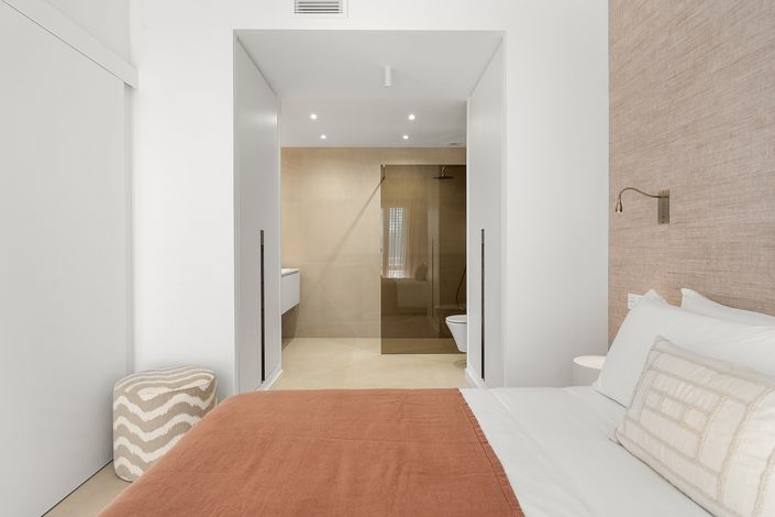 Image No.18-3 Bed Apartment for sale