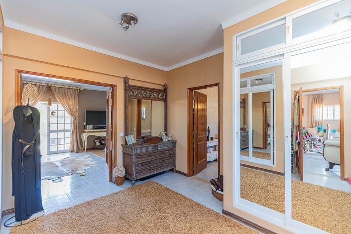 Image No.15-4 Bed Villa for sale