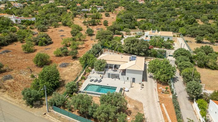 Image No.2-4 Bed Villa for sale