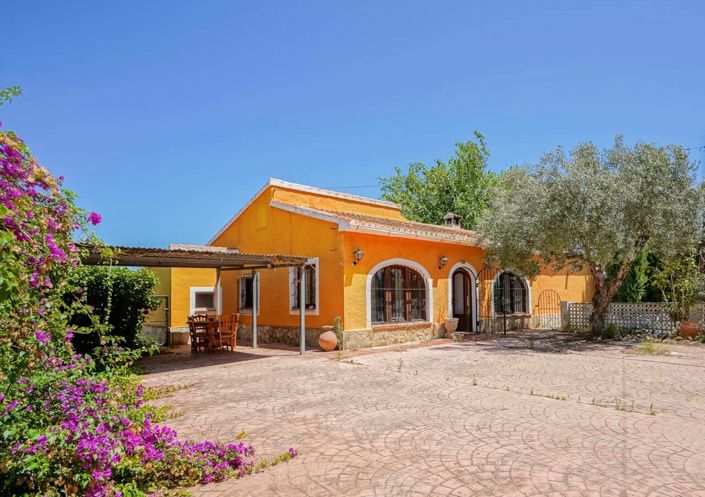 Image No.1-4 Bed Villa for sale