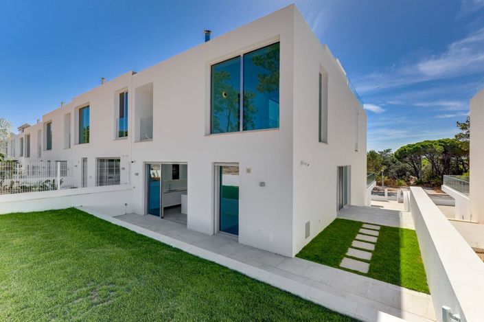 Image No.3-4 Bed Villa for sale