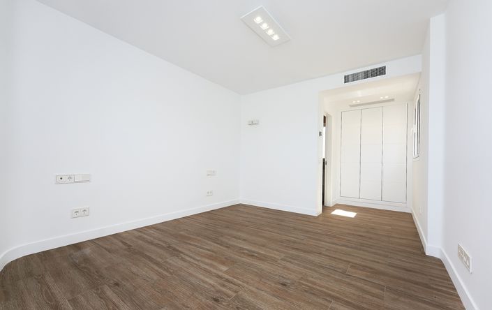 Image No.26-3 Bed Villa for sale