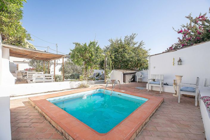 Image No.2-2 Bed Villa for sale