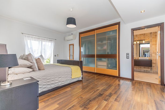 Image No.14-5 Bed Villa for sale