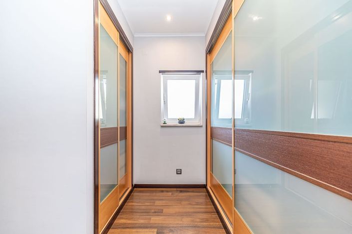 Image No.20-5 Bed Villa for sale