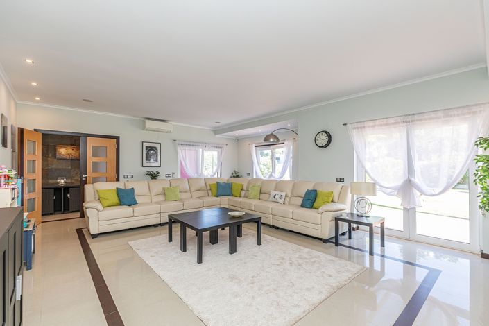 Image No.8-5 Bed Villa for sale