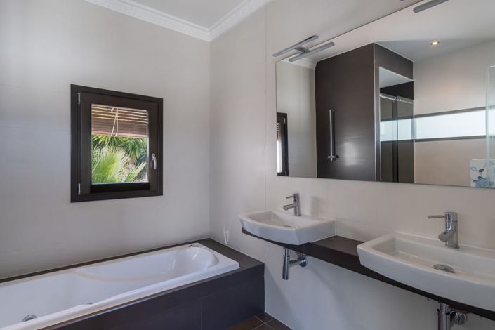 Image No.20-3 Bed Villa for sale