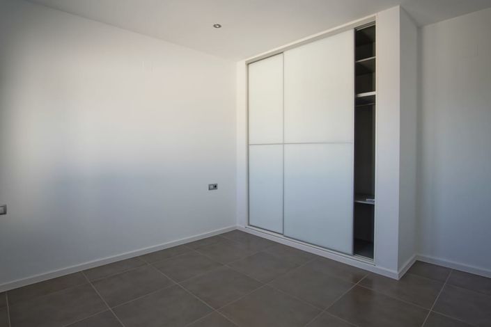 Image No.24-3 Bed Villa for sale