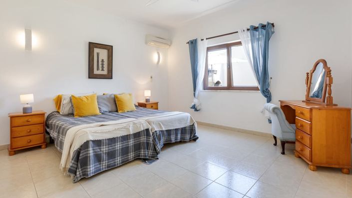 Image No.18-Villa de 5 chambres à vendre à Quarteira