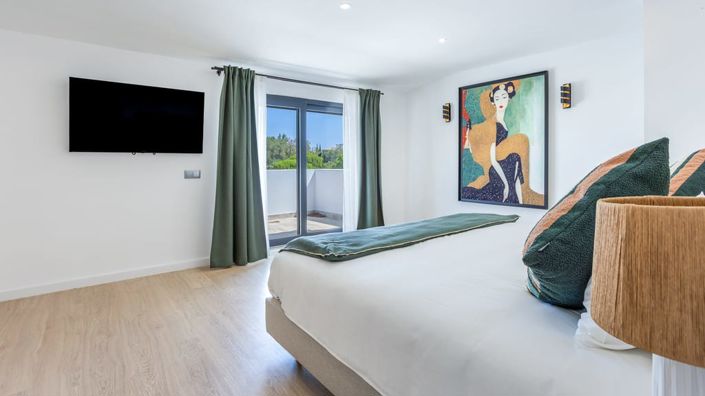 Image No.27-5 Bed Villa for sale