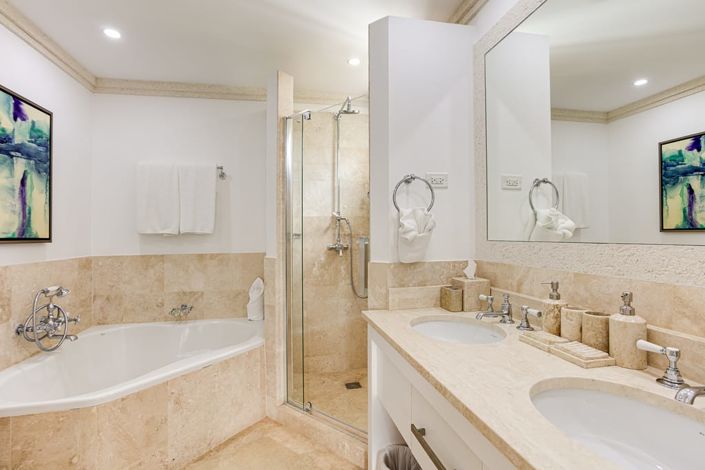 Image No.17-3 Bed Property for sale