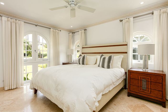 Image No.23-3 Bed Property for sale