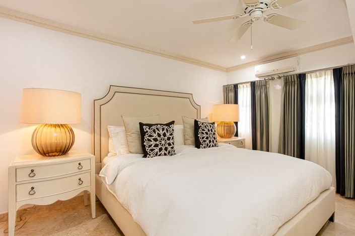 Image No.24-3 Bed Property for sale