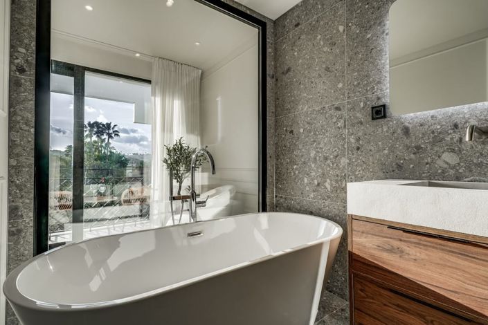 Image No.24-4 Bed Villa for sale