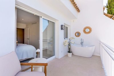 marbella-townhouse-esmarv132-11