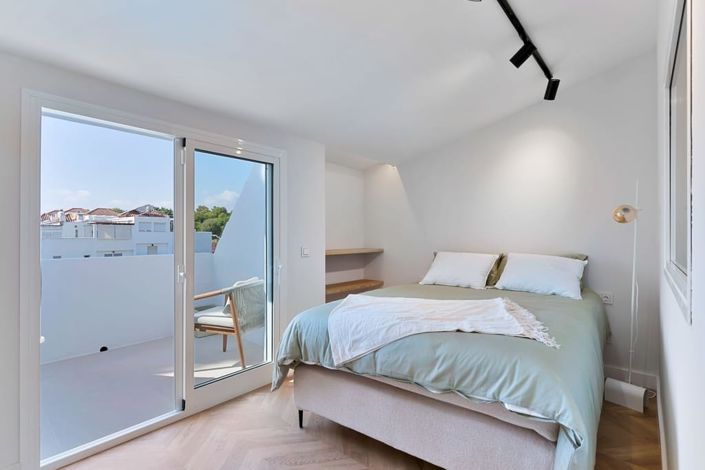 Image No.18-4 Bed Villa for sale