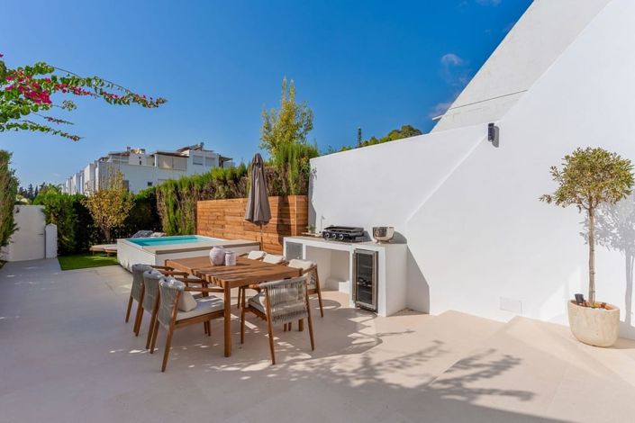 Image No.3-4 Bed Villa for sale